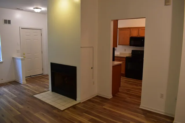 $2,200 | 39696 Rockcrest Lane, Northville, MI 48168