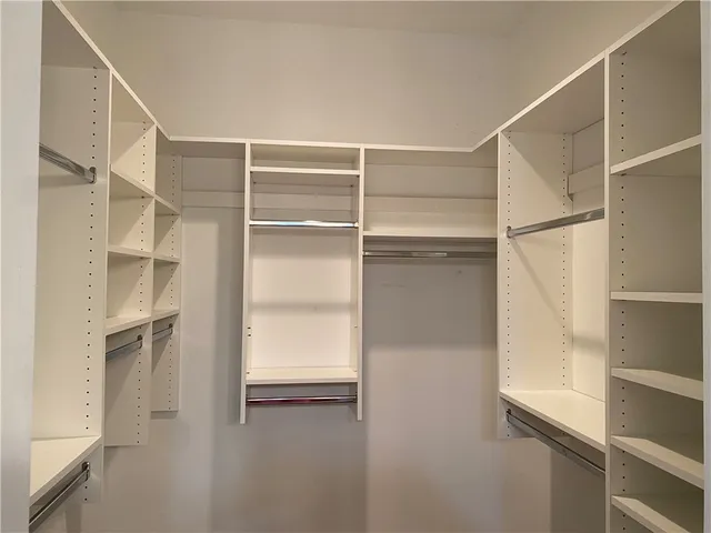 $2,400 | 2320 Water Oaks Lane, Unit 113, Vero Beach, FL 32962