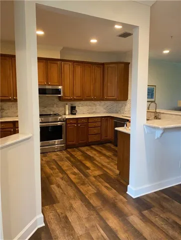 $2,400 | 2320 Water Oaks Lane, Unit 113, Vero Beach, FL 32962