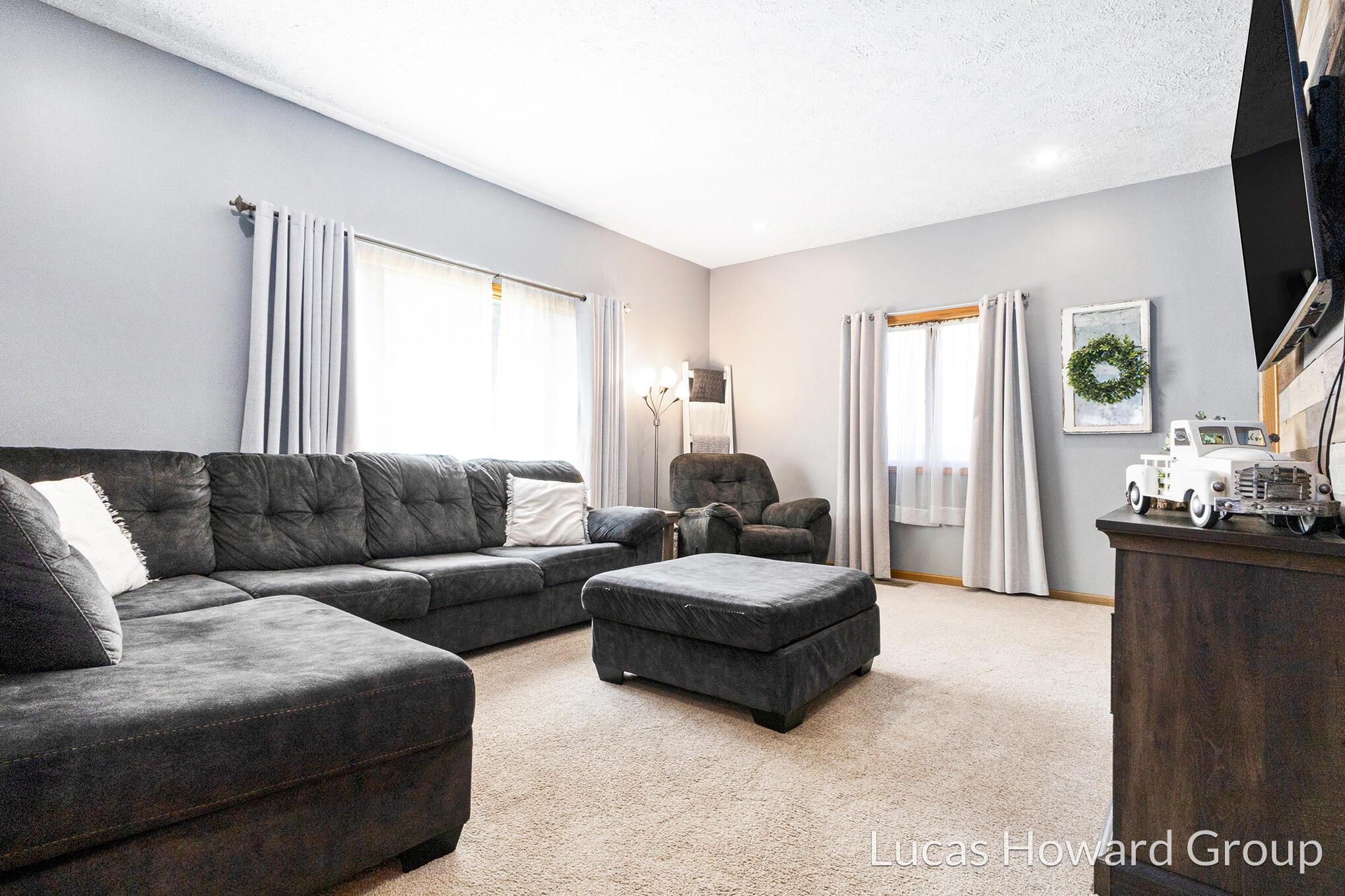 201 East Clarksville Road Portland, MI 48875 - Photo 3 of 28 8