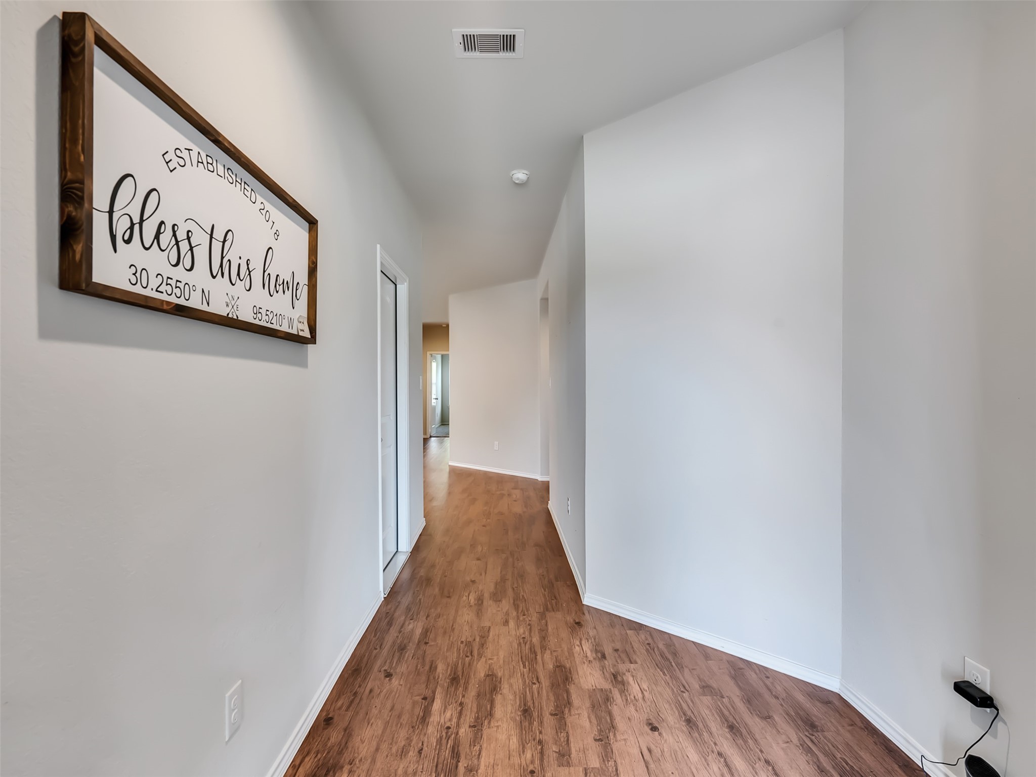 14106 Locke Point Court Conroe, TX 77384 - Photo 6 of 37