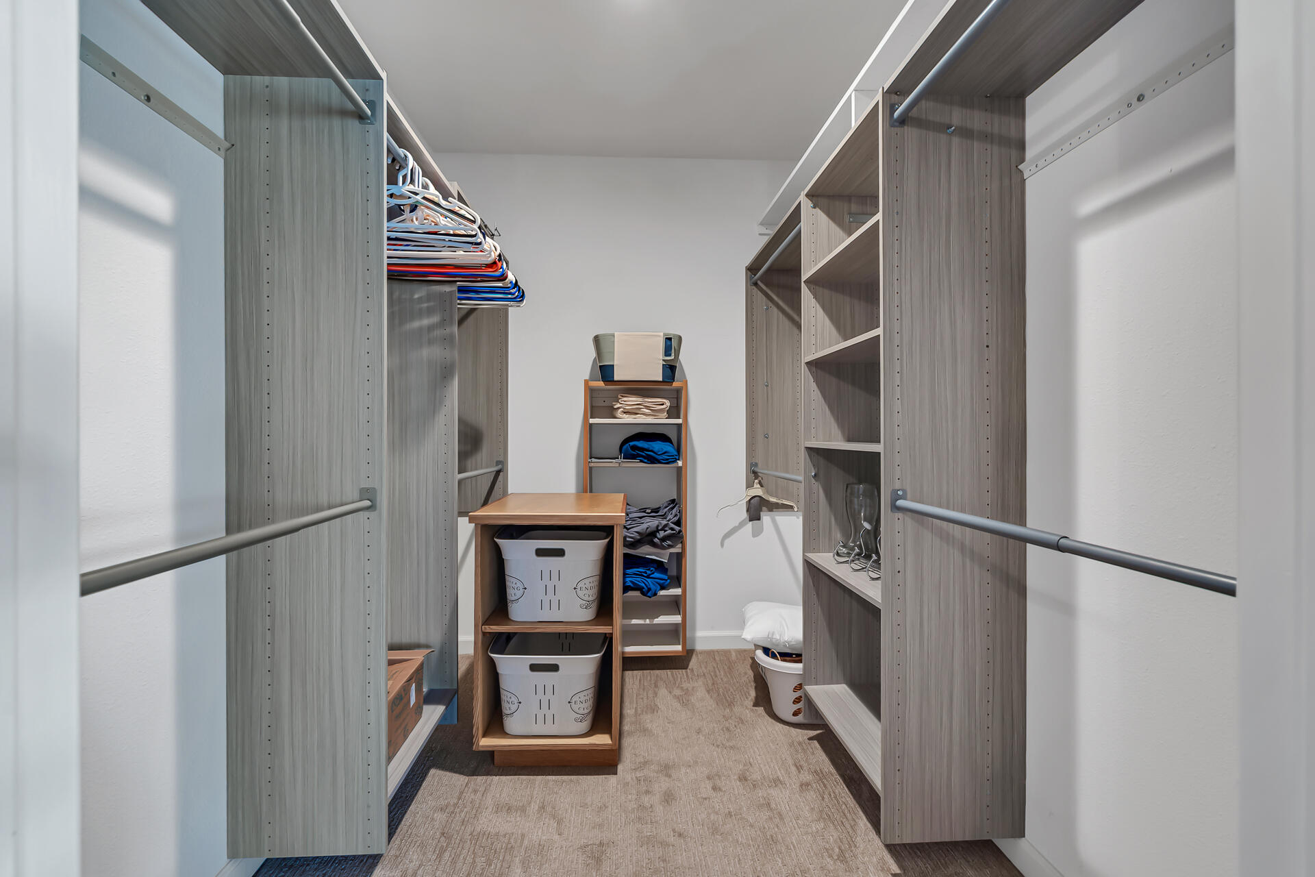 1750 Diamond Street Anderson, CA 96007 - Photo 25 of 54 Walk-in closet