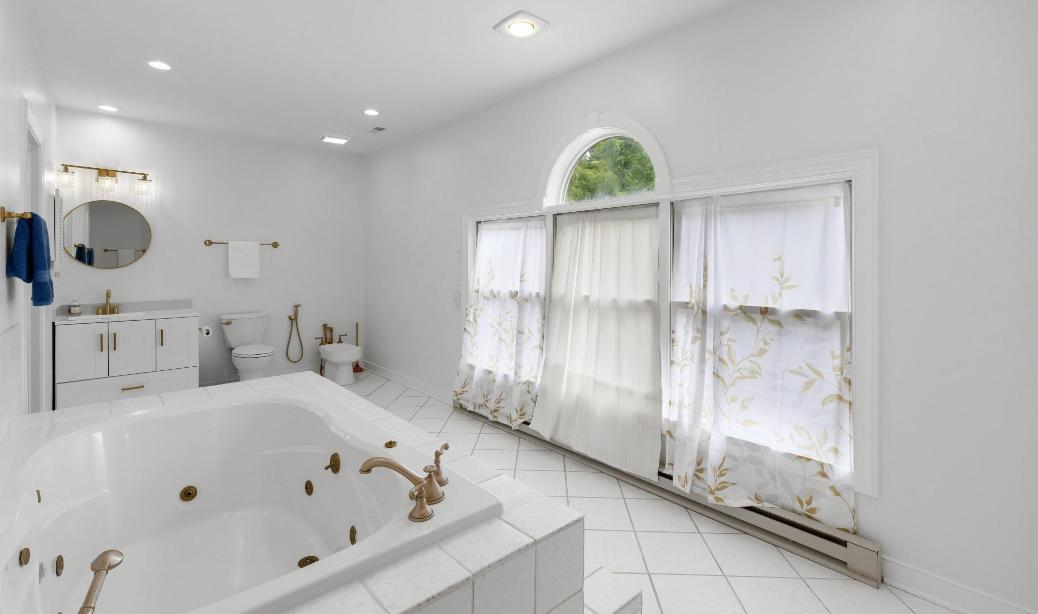 575 Laurel Road Riva, MD 21140 - Photo 47 of 77 Soaking Tub and Extra Vanity