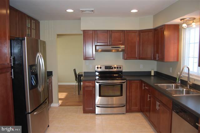 113 Robert Road Harrisburg, PA 17112 - Photo 5 of 18 Gallery Image 5