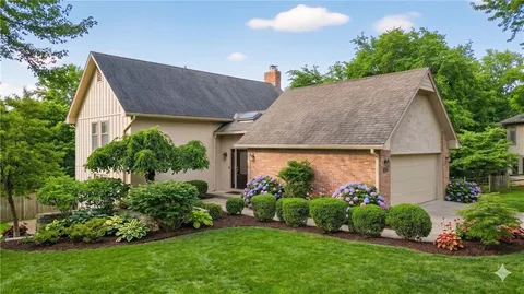 $585,000 | 7407 West 101st Terrace, Overland Park, KS 66212