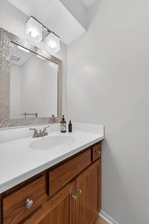 $585,000 | 7407 West 101st Terrace, Overland Park, KS 66212