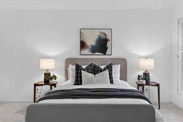 $585,000 | 7407 West 101st Terrace, Overland Park, KS 66212