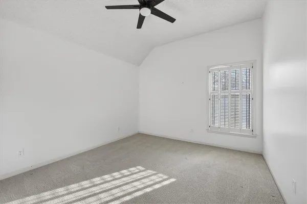 $585,000 | 7407 West 101st Terrace, Overland Park, KS 66212