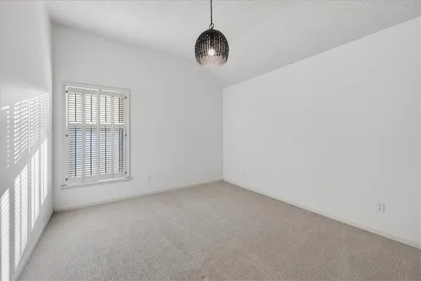 $585,000 | 7407 West 101st Terrace, Overland Park, KS 66212