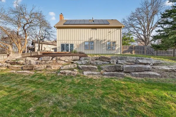 $585,000 | 7407 West 101st Terrace, Overland Park, KS 66212