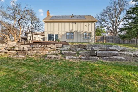 $585,000 | 7407 West 101st Terrace, Overland Park, KS 66212