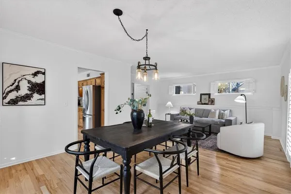 $585,000 | 7407 West 101st Terrace, Overland Park, KS 66212