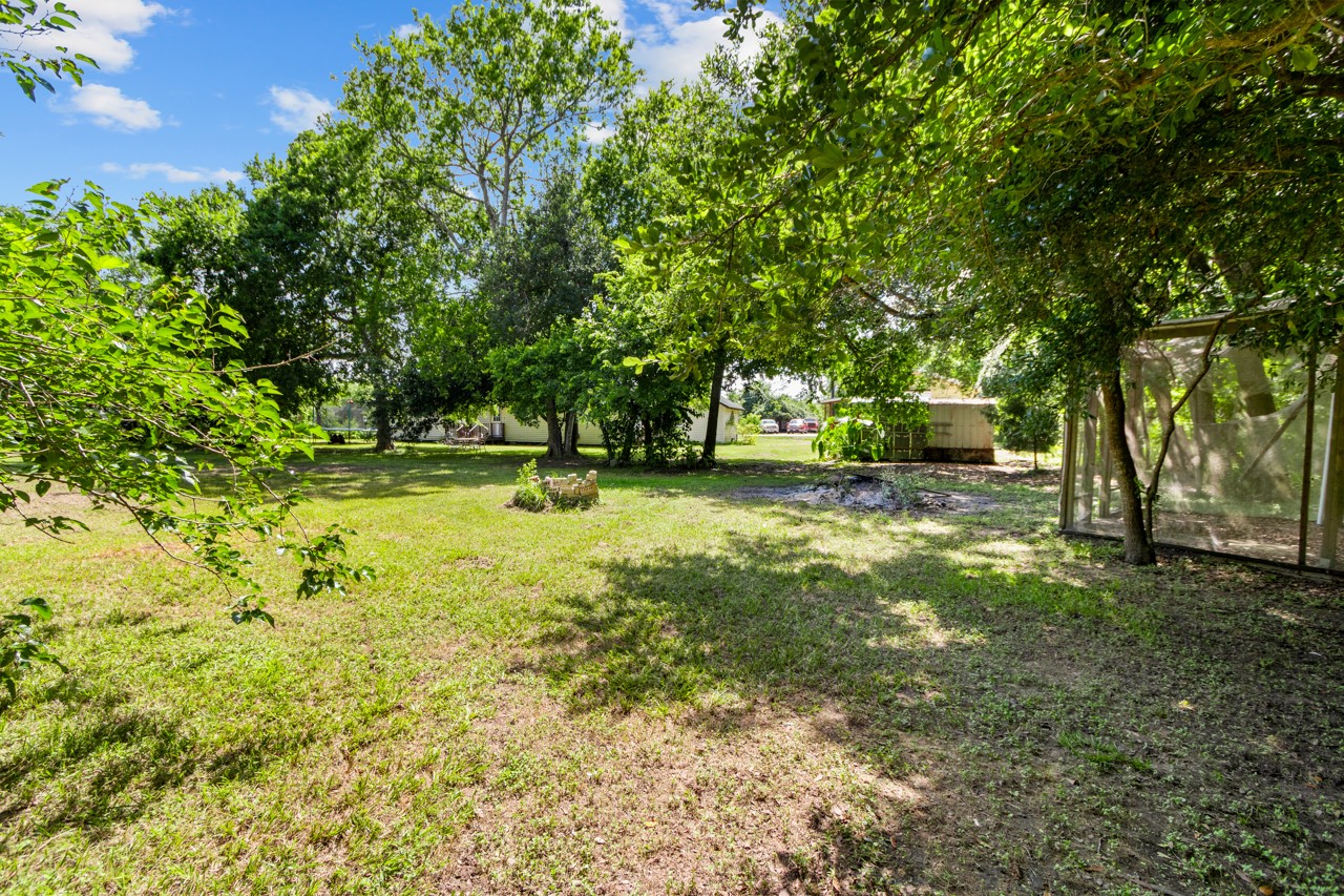 6119 Highland Road Santa Fe, TX 77517 - Photo 7 of 12