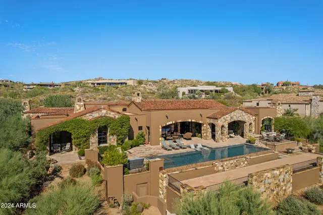 a view of a entryway door of the house