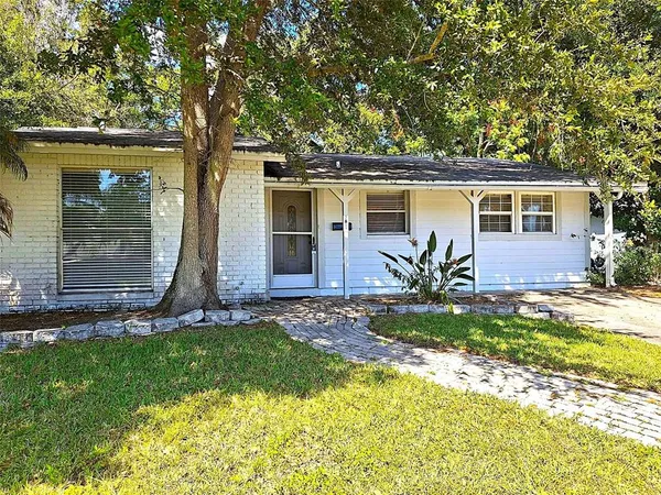 $1,850 | 2812 Dovewood Street, Clearwater, FL 33759