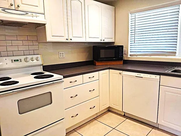 $1,850 | 2812 Dovewood Street, Clearwater, FL 33759