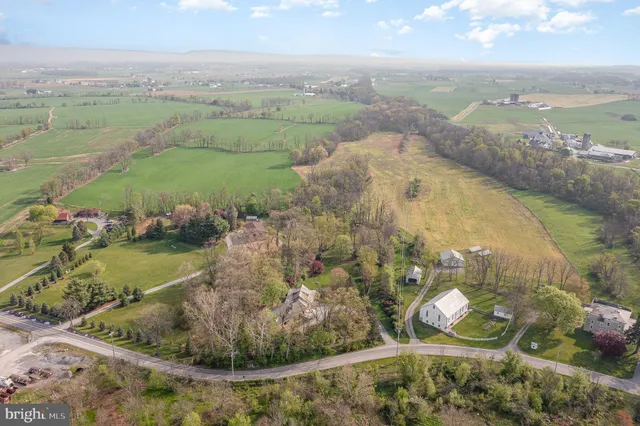 $779,900 | 99 Fogelsanger Road, Shippensburg, PA 17257