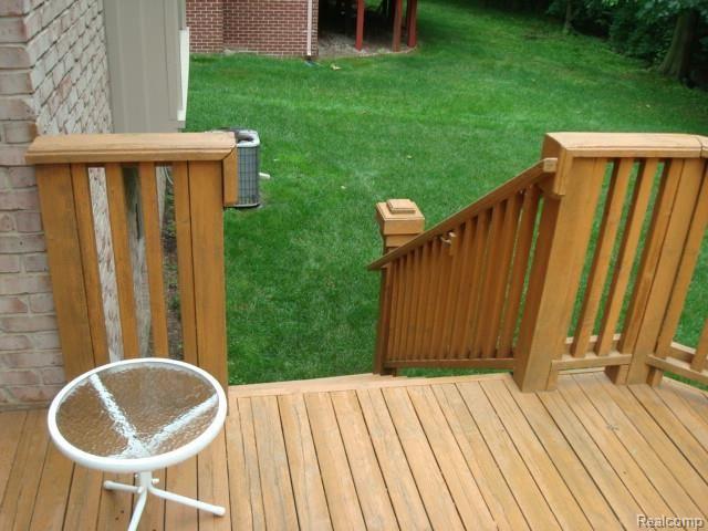 3627 Joshua Drive Rochester, MI 48307 - Photo 4 of 29 Deck 3.jpg