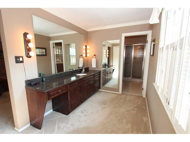 787 Flint Ridge Road Mt. Lebanon, PA 15243 - Photo 16 of 25 Master Bath/Spa.