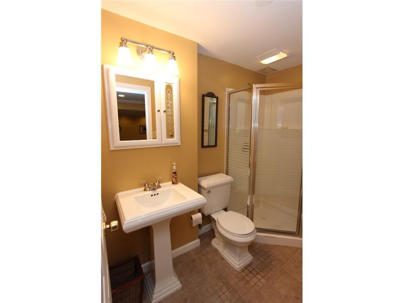 787 Flint Ridge Road Mt. Lebanon, PA 15243 - Photo 23 of 25 Full Bath.