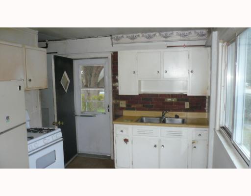 2 Buck Road Middletown, RI 02842 - Photo 4 of 10 Kitchen.