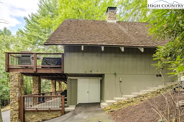 a view of a small house