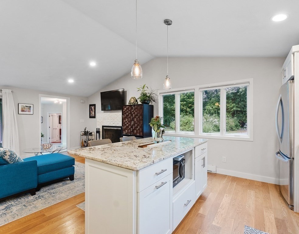 151 Spectacle Pond Road Littleton, MA 01460 - Photo 11 of 41