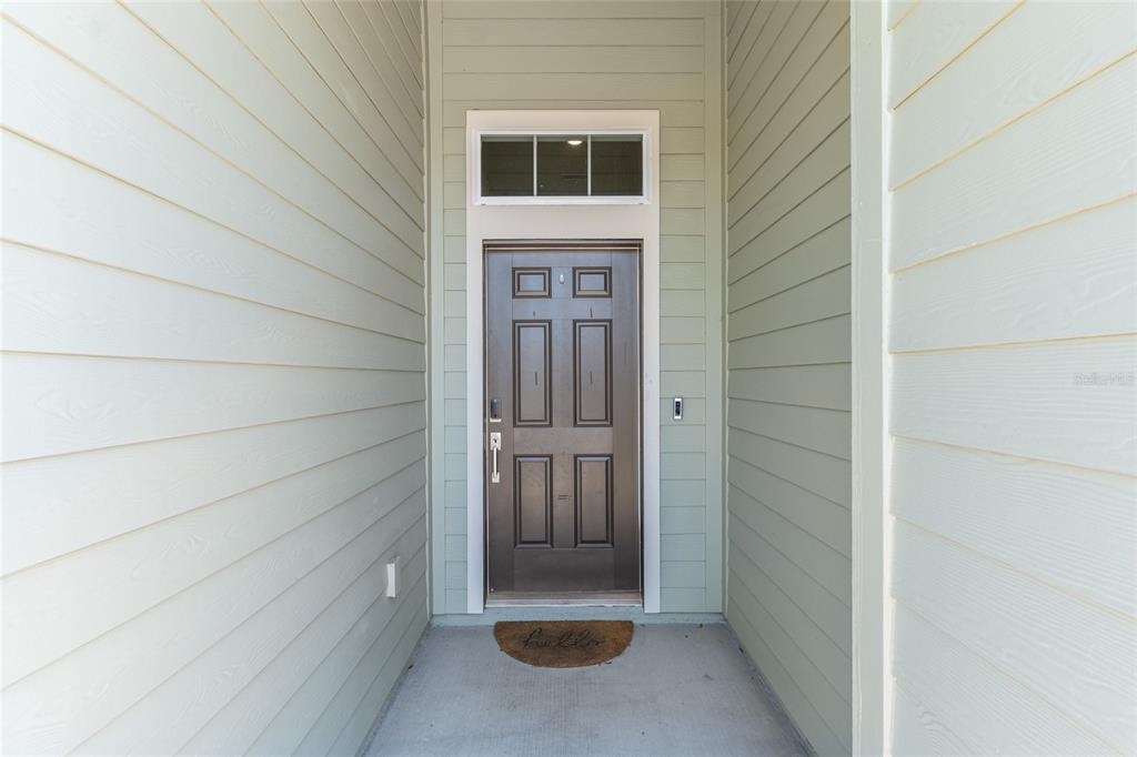 19692 Southwest 77th Loop Dunnellon, FL 34432 - Photo 2 of 20 a house that has a window in it