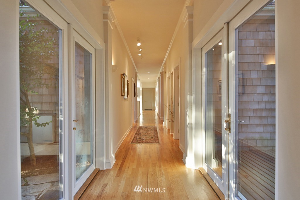 7120 Maxwelton Road Clinton, WA 98236 - Photo 15 of 25 a view of gallery with wooden floor