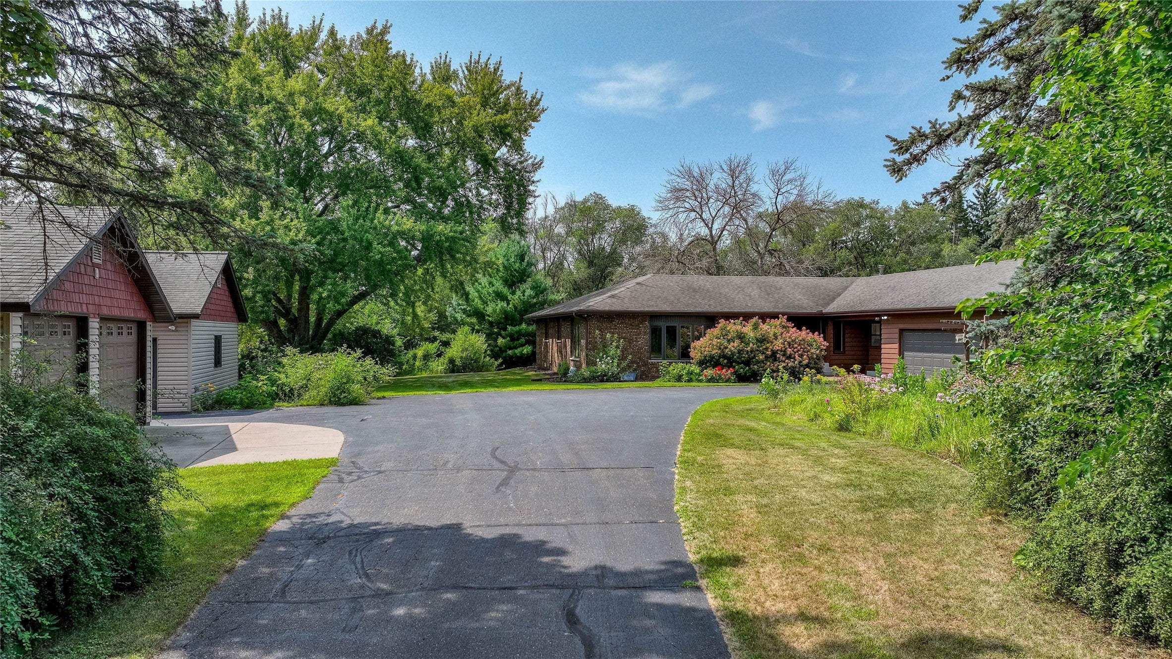 5892 Graff Road Eau Claire, WI 54701 - Photo 2 of 21 Gallery Image 2