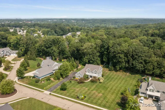 $450,000 | 3769 Lake Birch Street Northeast, Grand Rapids, MI 49525