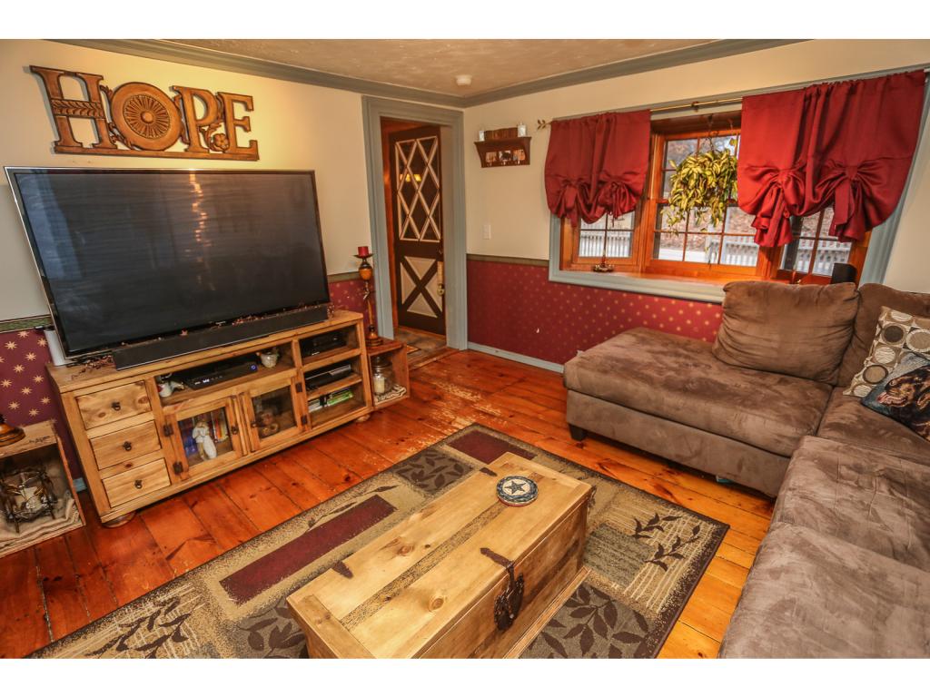 75 Souhegan Street Amherst, NH 03031 - Photo 4 of 26