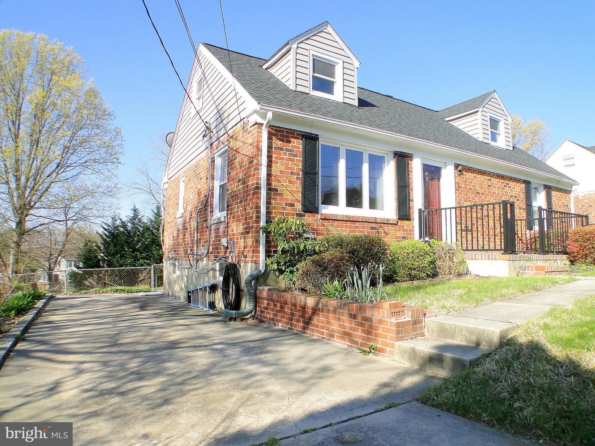 4215 Darleigh Road Baltimore, MD 21236 - Photo 3 of 30 Long Extended Driveway