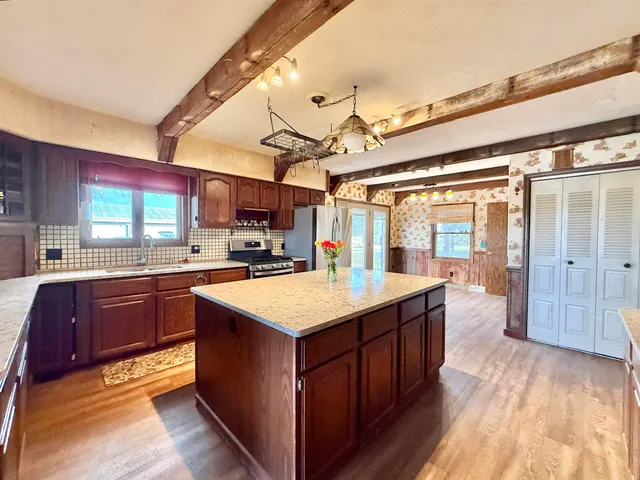 $600,000 | 12138 East L J Townline Road, Whitewater, WI 53190