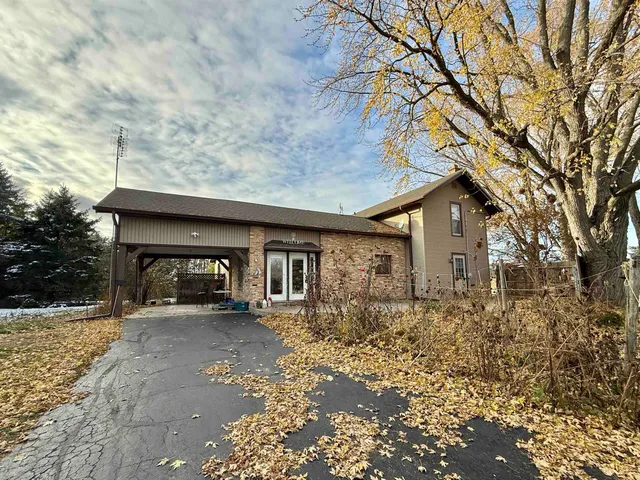 $600,000 | 12138 East L J Townline Road, Whitewater, WI 53190