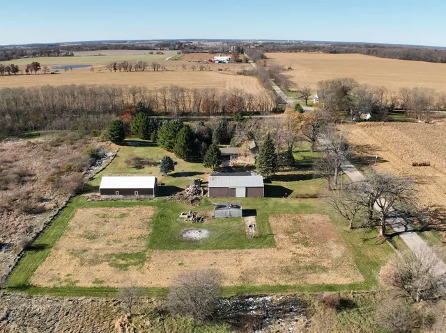 $600,000 | 12138 East L J Townline Road, Whitewater, WI 53190