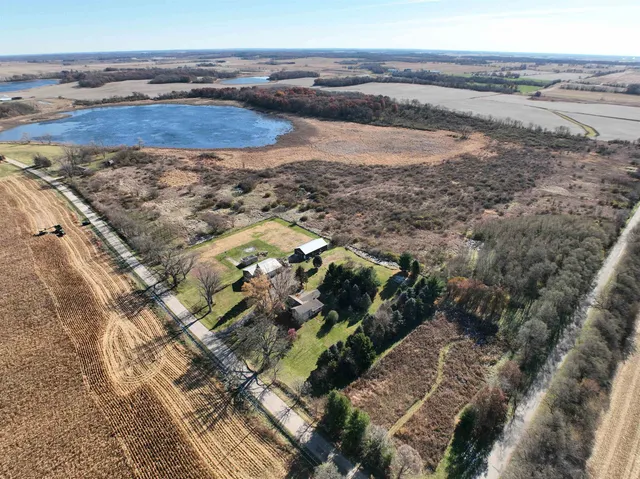 $600,000 | 12138 East L J Townline Road, Whitewater, WI 53190