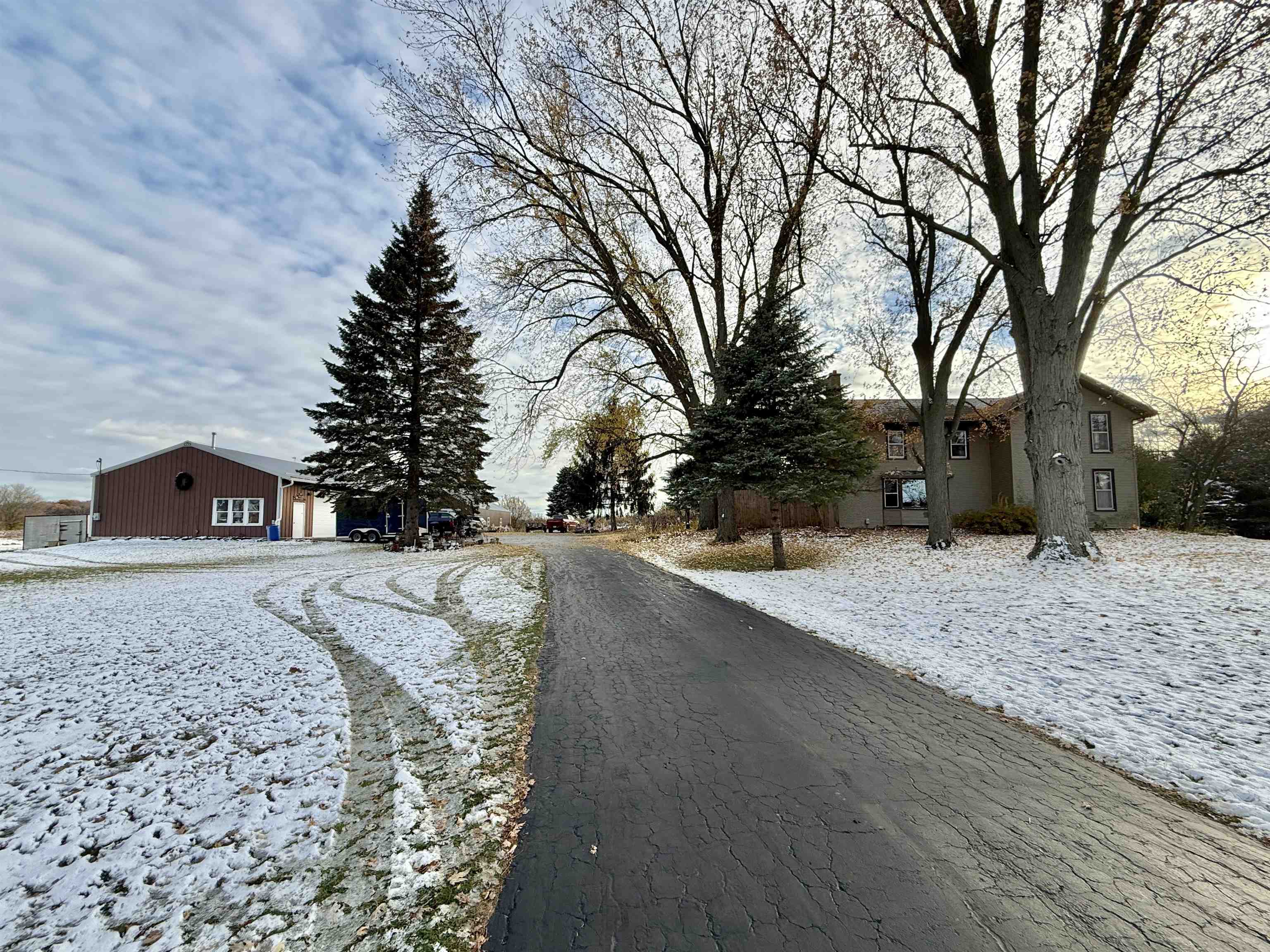 12138 East L J Townline Road Whitewater, WI 53190 - Photo 4 of 40