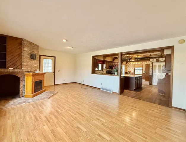 $600,000 | 12138 East L J Townline Road, Whitewater, WI 53190