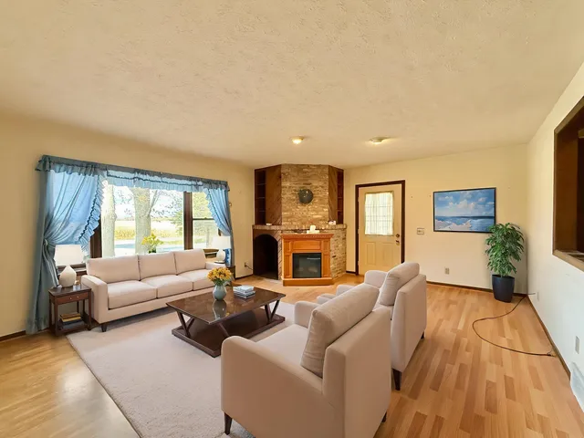 $600,000 | 12138 East L J Townline Road, Whitewater, WI 53190