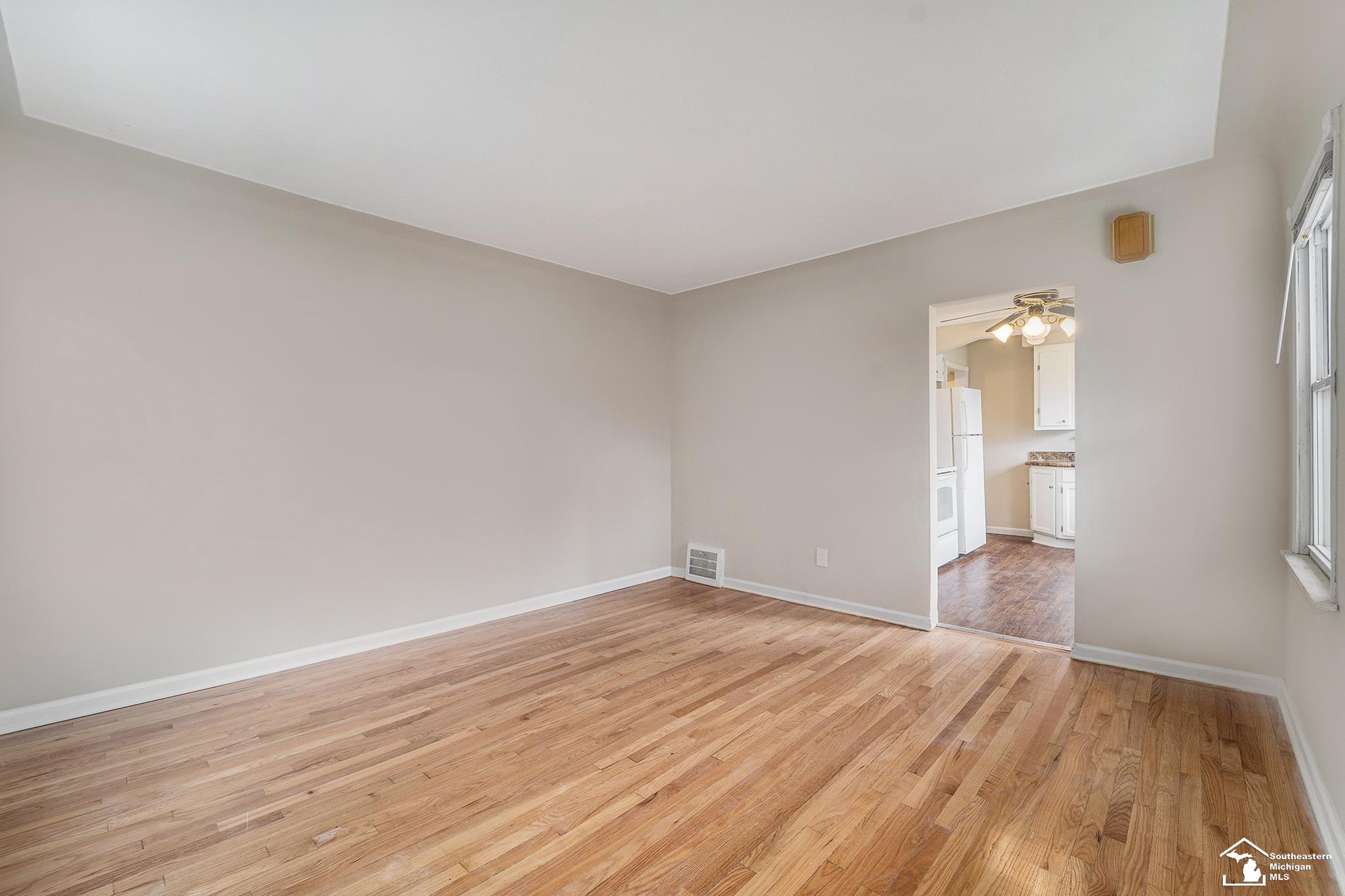 6603 Pelham Road Allen Park, MI 48101 - Photo 3 of 17