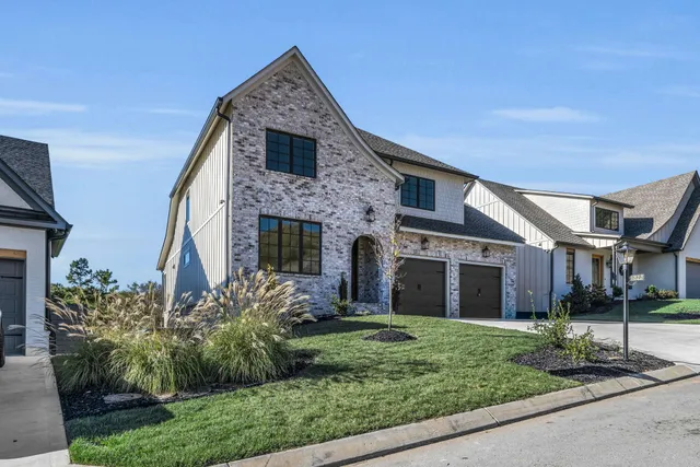 $924,900 | 1373 London Wds Way, Unit 18, Apison, TN 37302