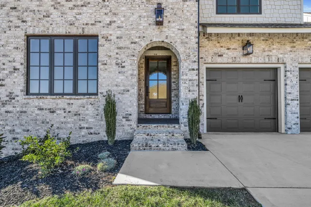 $924,900 | 1373 London Wds Way, Unit 18, Apison, TN 37302