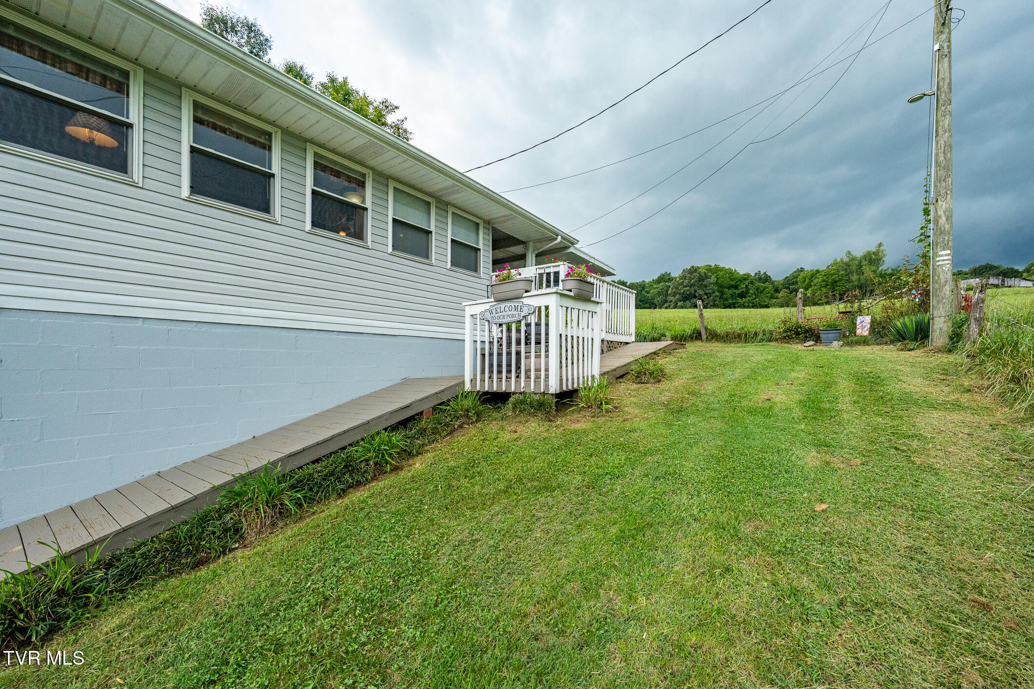8589 Reedy Creek Road Bristol, VA 24202 - Photo 10 of 37 8589 Reedy Creek Rd (13 of 58)
