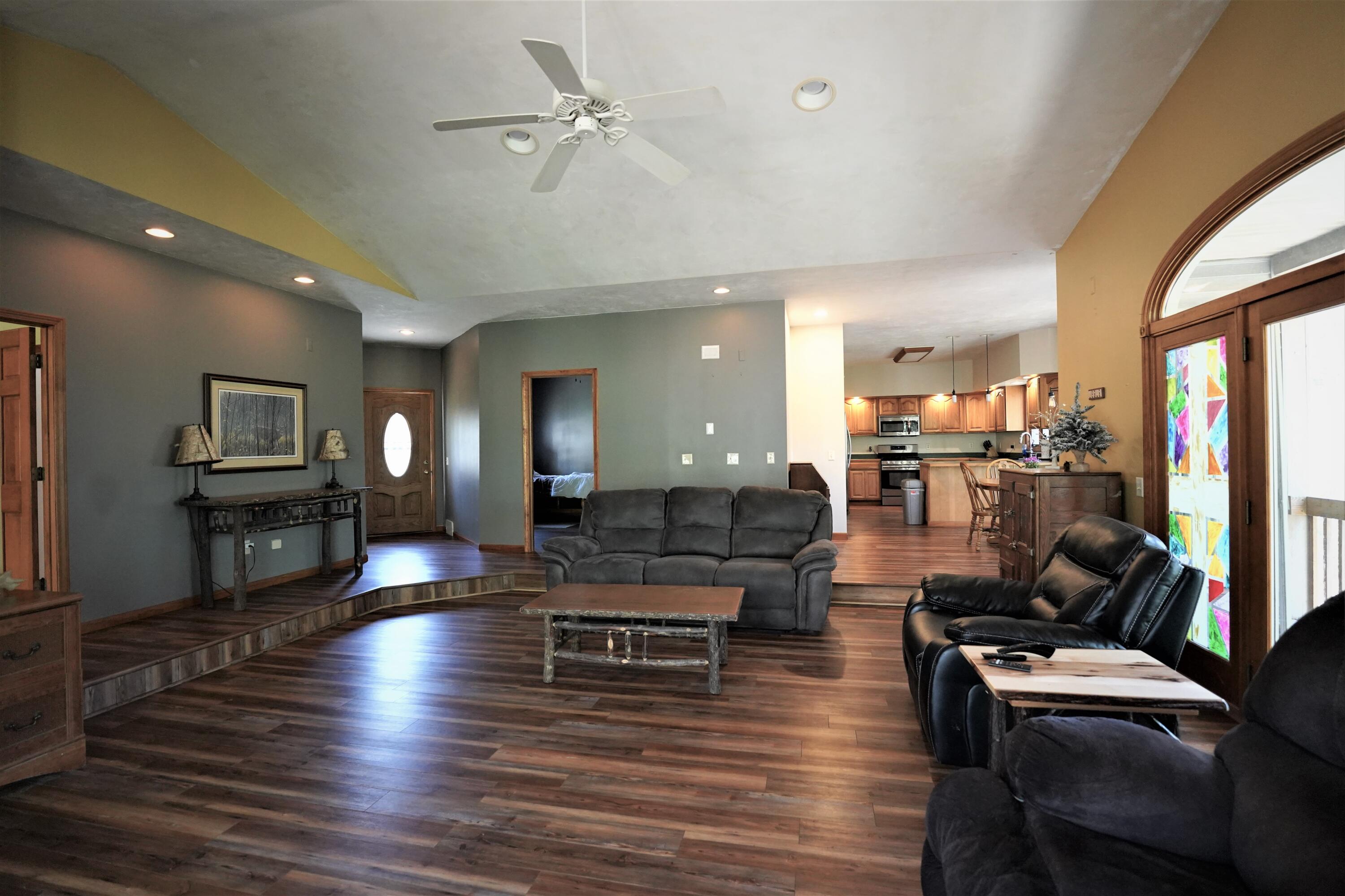 4860 West Riley-Thompson Road Whitehall, MI 49461 - Photo 8 of 51 Livingroom6