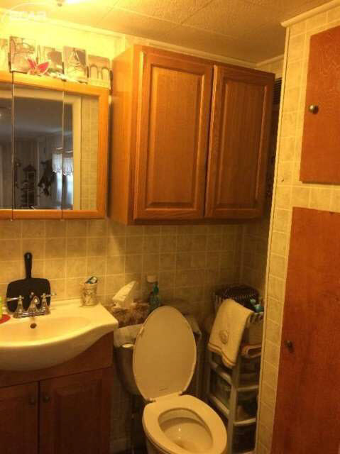 5404 North Linden Road Flint, MI 48504 - Photo 8 of 35 20430693-7.JPG