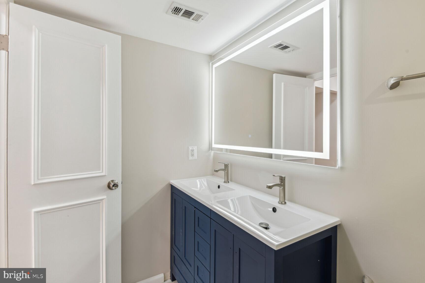 327-329 8th Street Northeast, Unit 3 Washington, DC 20002 - Photo 17 of 28