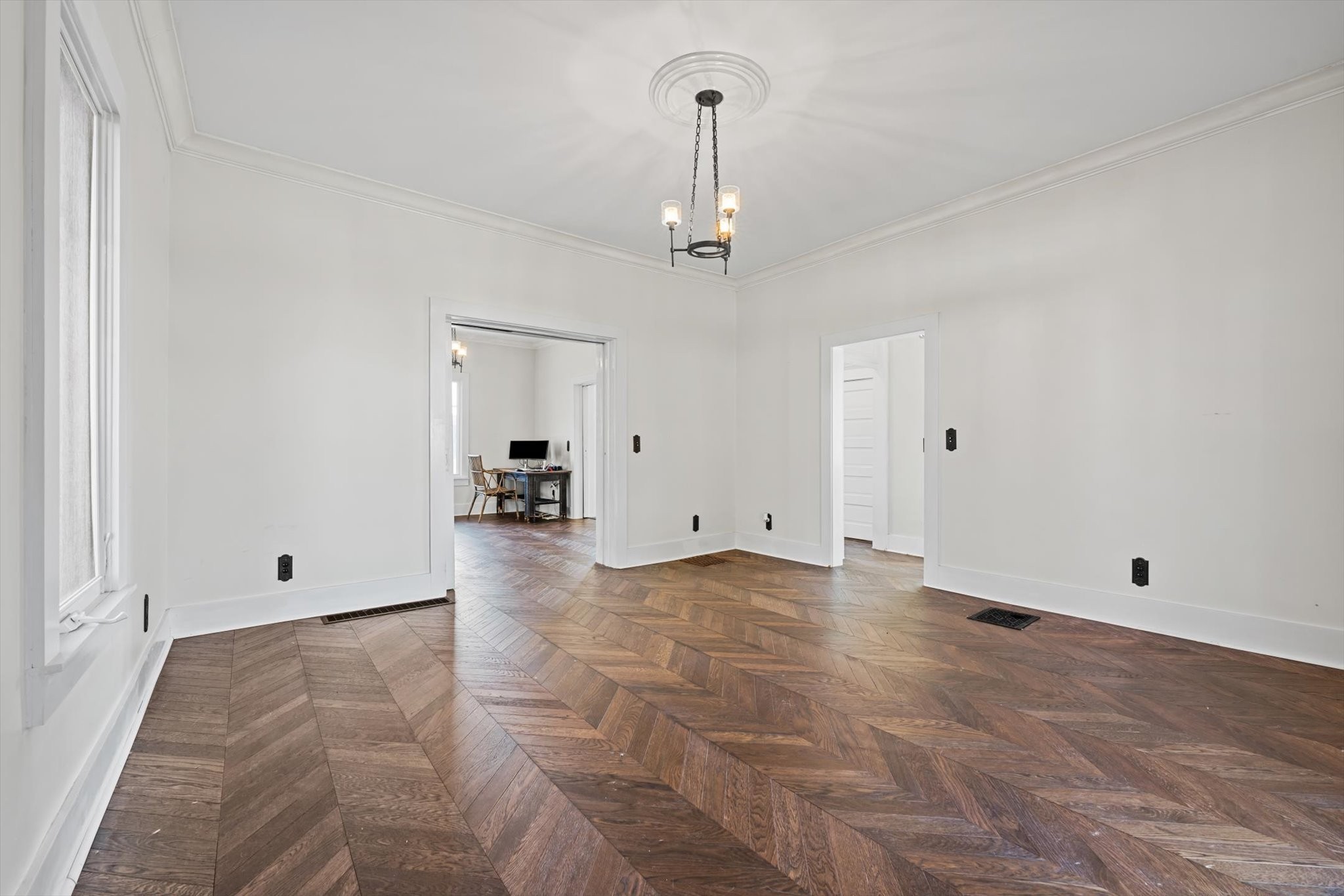 409 North Oak Street Springfield, TN 37172 - Photo 16 of 32 a view of empty room with ceiling fan