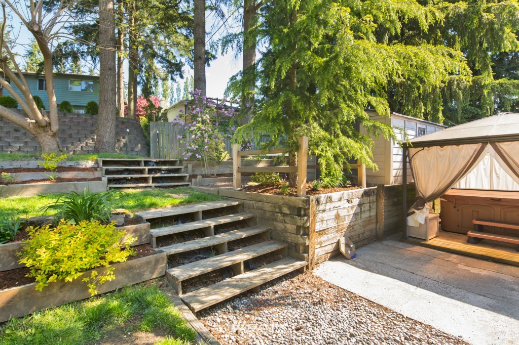 233 219th Place Southwest Bothell, WA 98021 - Photo 2 of 18