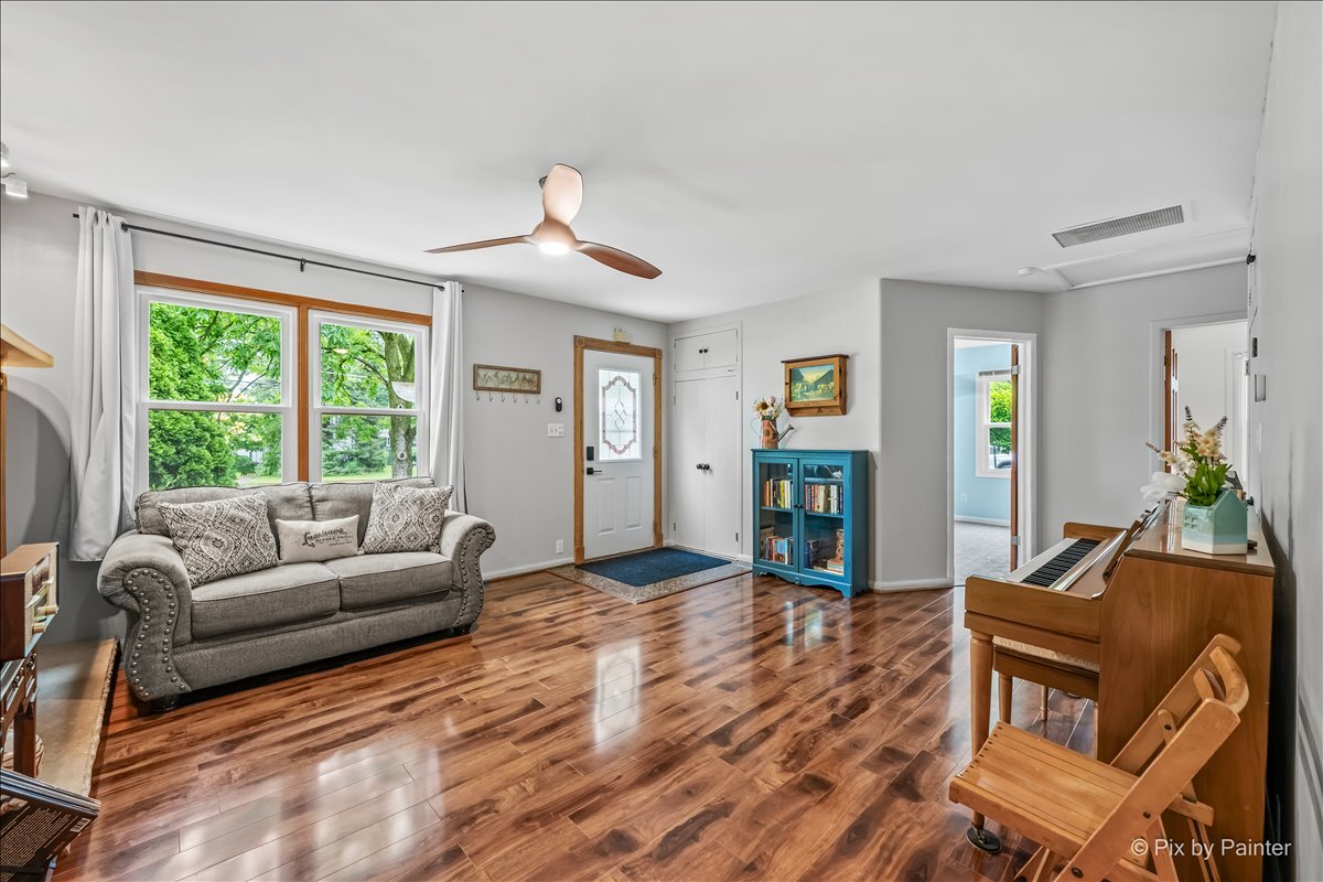 51 West Harrison Road Lombard, IL 60148 - Photo 5 of 37